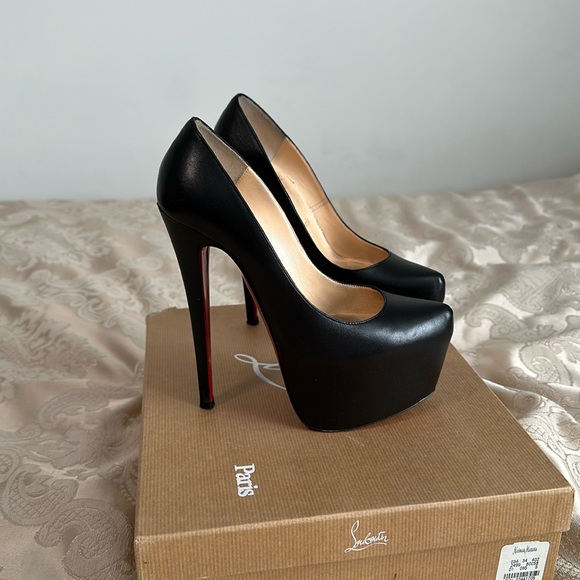 Christian Louboutin - Picture 1 of 3